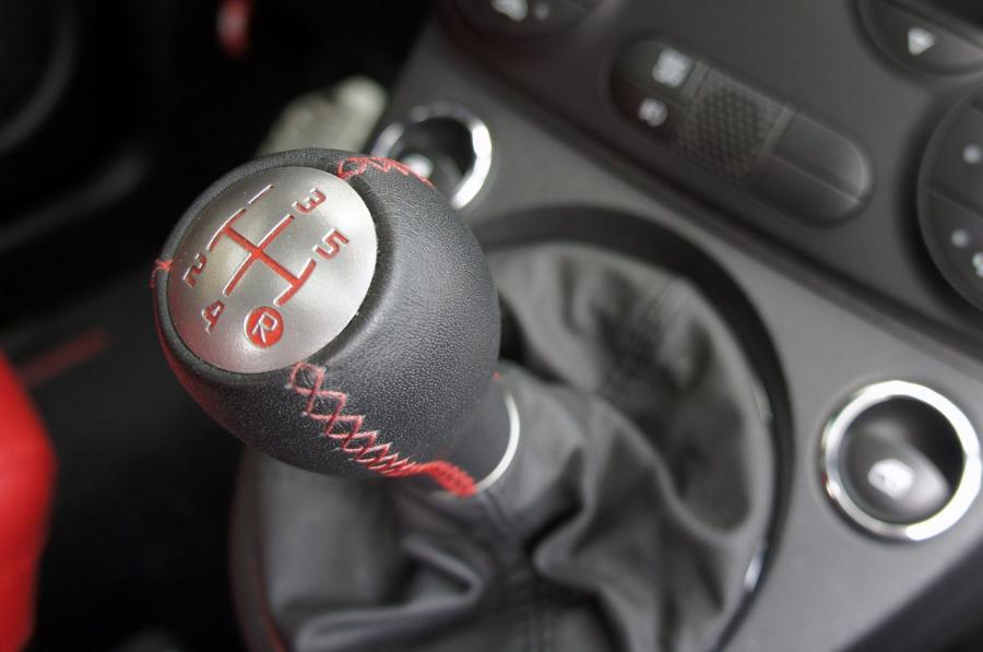  Fiat 500 Abarth 2012 года  (фото 14 из 121)